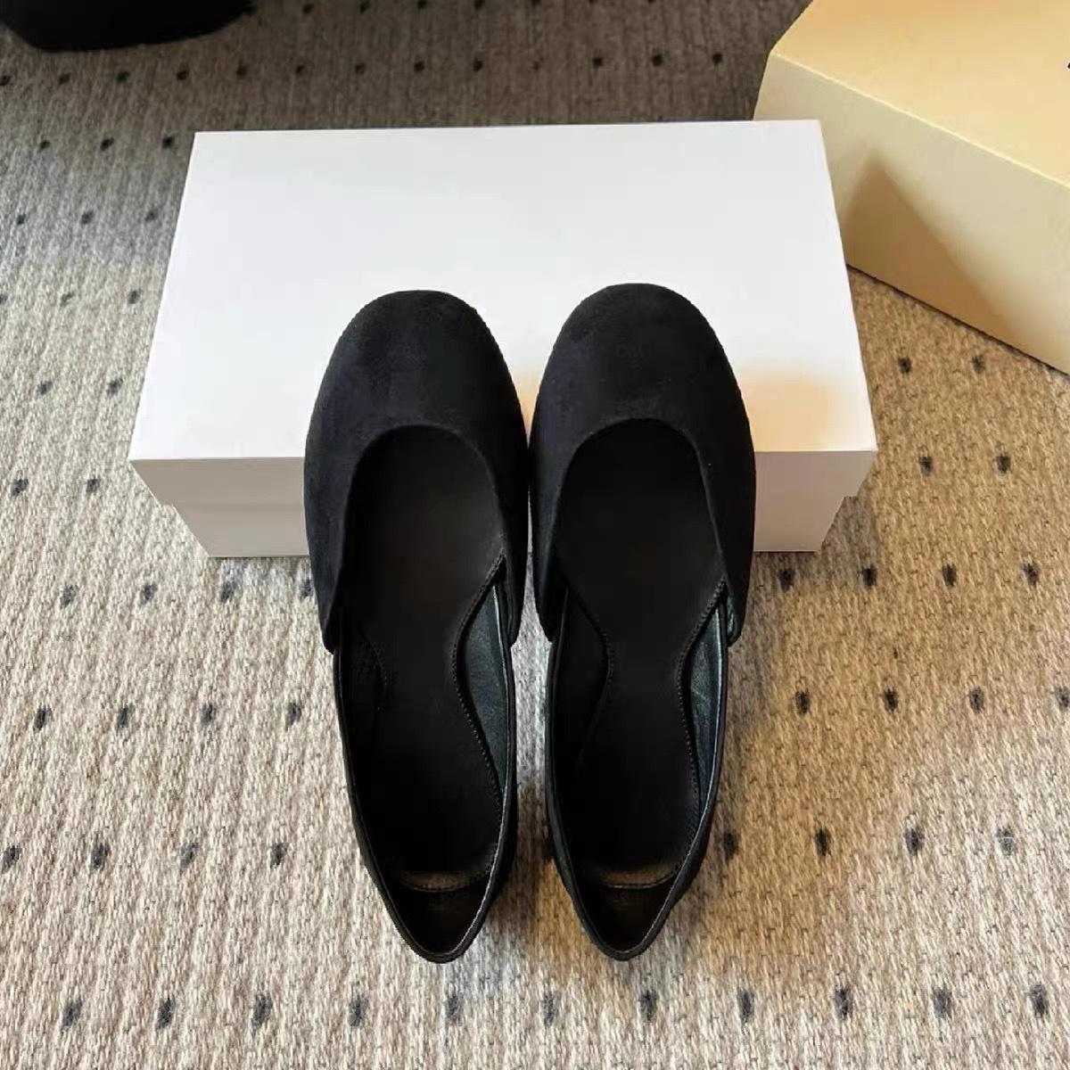 

Leather French gentle niche style round head shallow mouth versatile single shoes women s summer and autumn new fashion ballet flats 40 чёрный