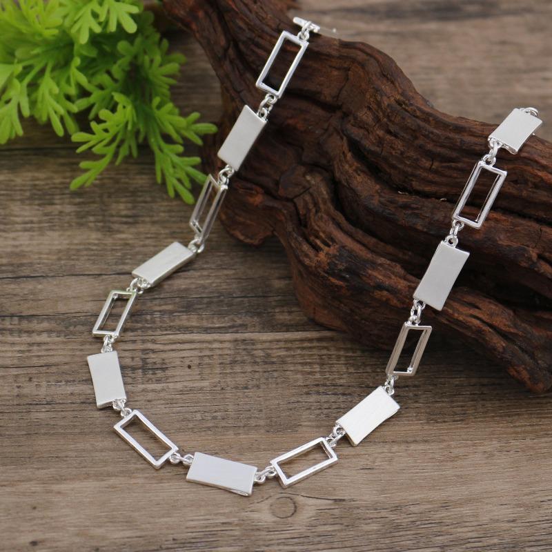 New brushed hollow geometric square necklace women's simple high-end irregular square neck chain