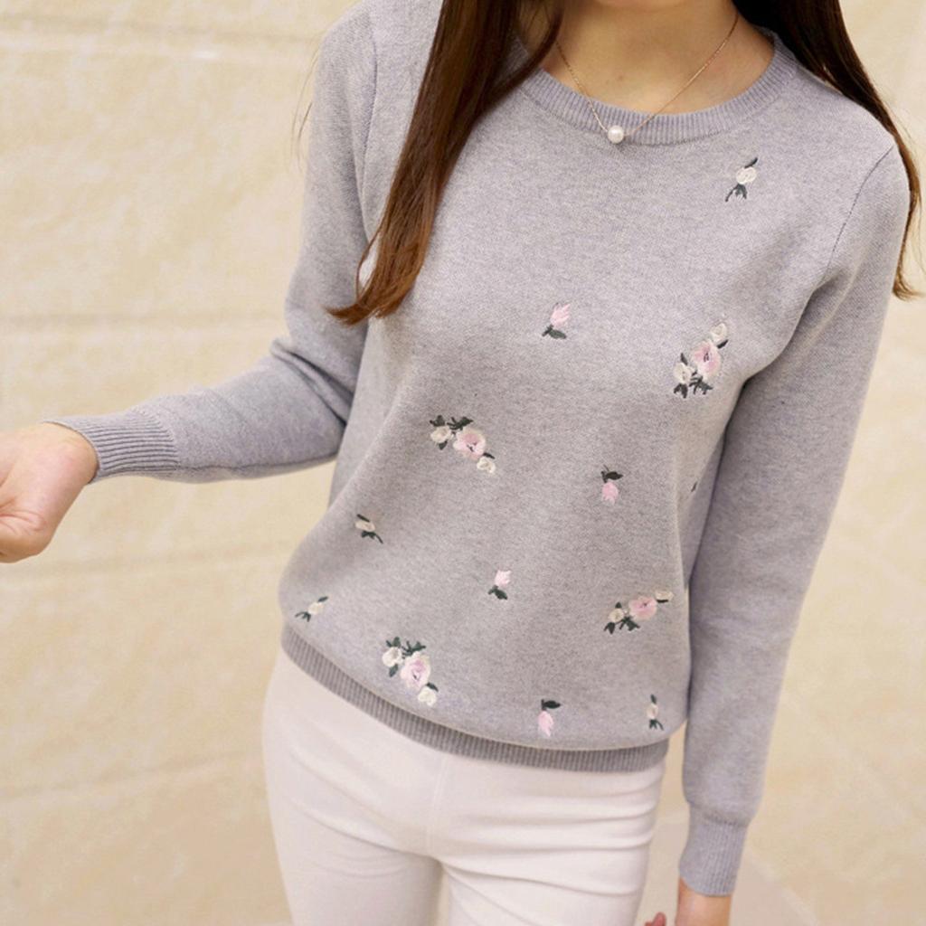 Slim Fit  Embroidery Round Neck Base Knitted Sweater Long Sleeved Women's Pullover Sweater