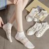 5 par/lot Sommarkorta kvinnor Vita strumpor Lågt rör Coola strumpor Set Söt tryck ankelfotskydd Mode Ny Kawaii Sock