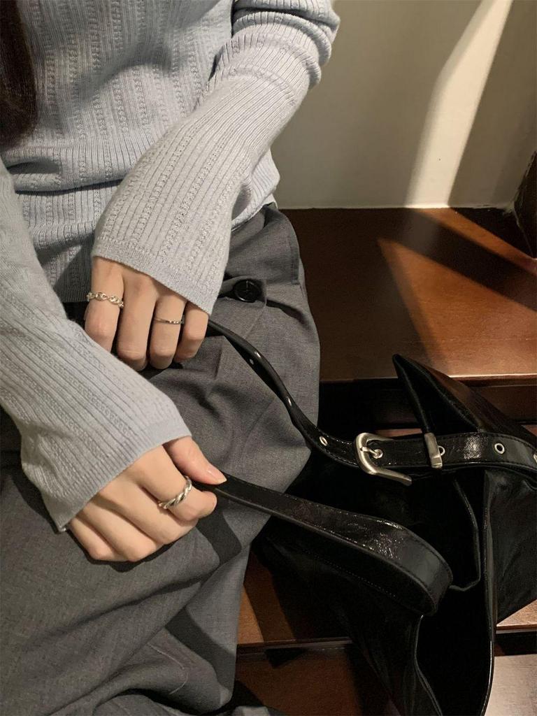 Korean Style U-Neck Long Sleeve Sweater - Women's Autumn/Winter Slimming & Flattering Knit Top