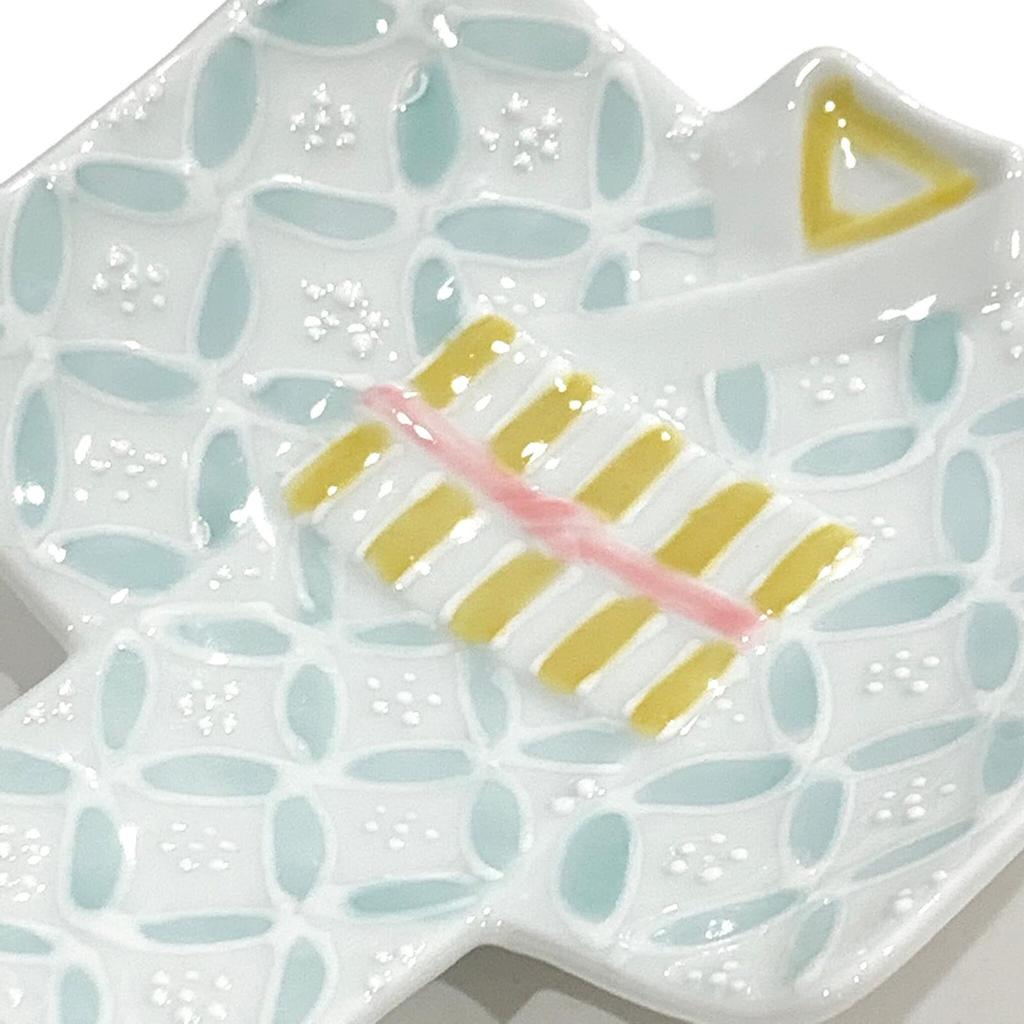 24to3 Kimono-Shaped Plates, Hand-Painted, Ichinen Shippo Kimono Individual Plates