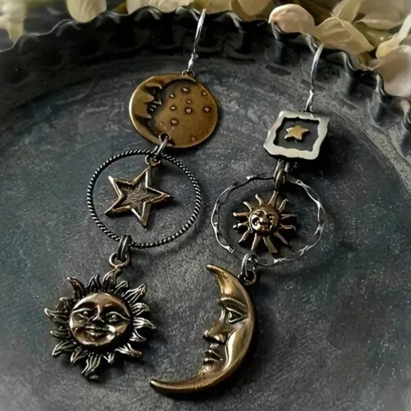 1 Pair Retro Creative Moon & Sun Long Pendant Earrings, Fashion Jewelry for Men