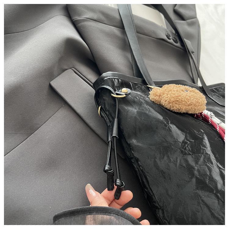 Versatile High-Capacity Crossbody Tote with Trendy Textured Finish