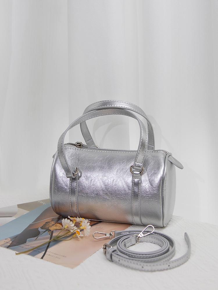 

Маленькая сумка женская 2025 лето новая корейская инс серебряная сумка через плечо портативная сумка-подушка трендовая универсальная сумка-мессенджер серебряный