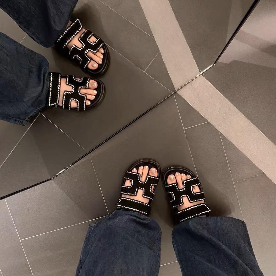 Su Yinyintong version~ Ny färg Kardborreband vardaglig tjock sula H-formade andra farbror tofflor damsandaler ytterkläder sommar nya modeller