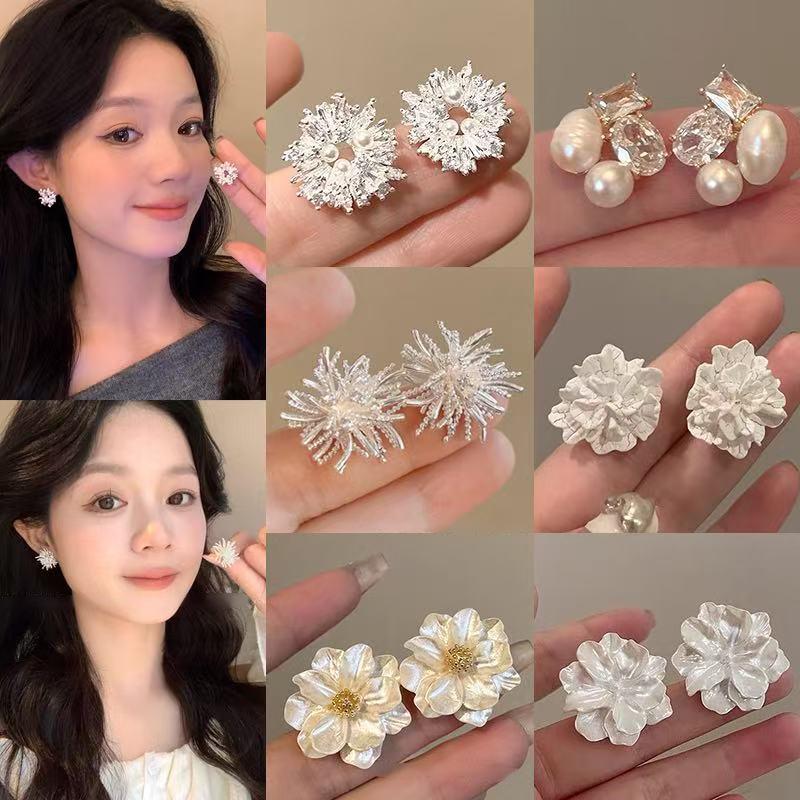 Koreanischer Stil Zirkon Blumenstecker – Leichter Luxus, Exquisit, Modischer Nischenschmuck