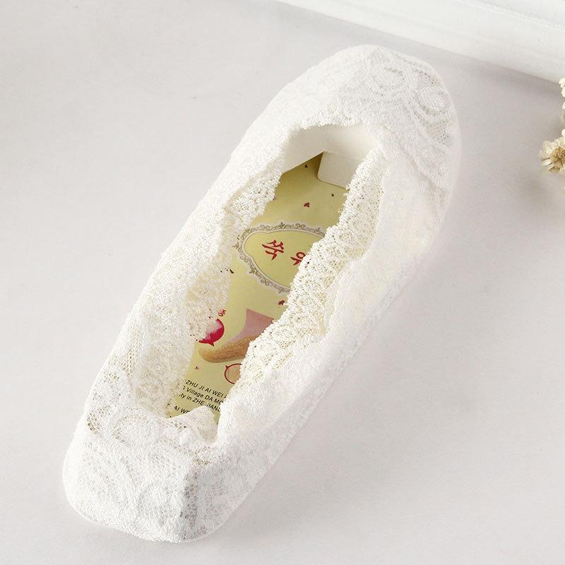Women Spring and Summer Thin Solid Color Lace Silicone Foot Non Slip Shallow Mouth Invisible Socks