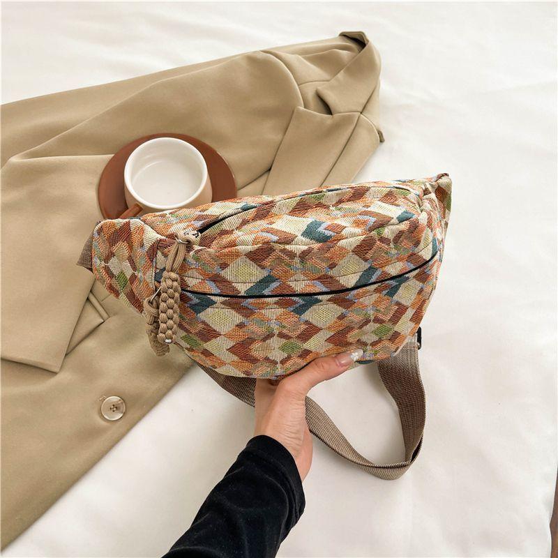 Retro Walking Running Sports Chest Bag Bag Bag 2025 Crossbody Bag New High-quality Niche Mobile Phone Belt Bag