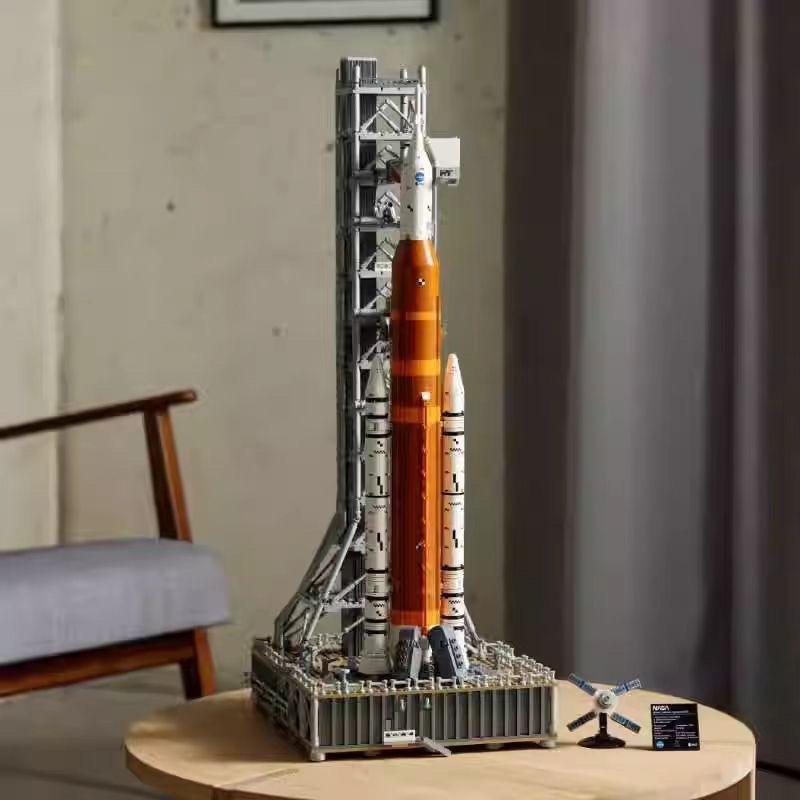 The Artemis Space Launch System Rocket's Small Particle Assembly As A Gift For Children - An Educational Building Block Toy