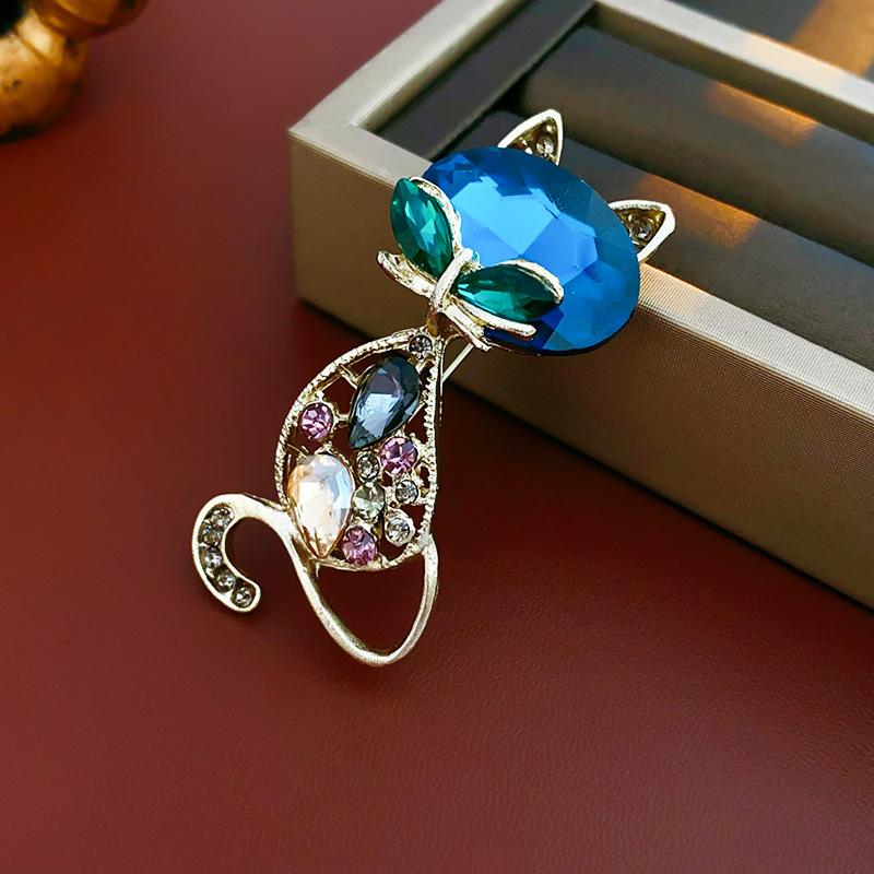 Korean Inlaid Rhinestone Fox Brooch for Women Temperament Fashion Personality Pins Light Luxury High-end Accessories Gifts