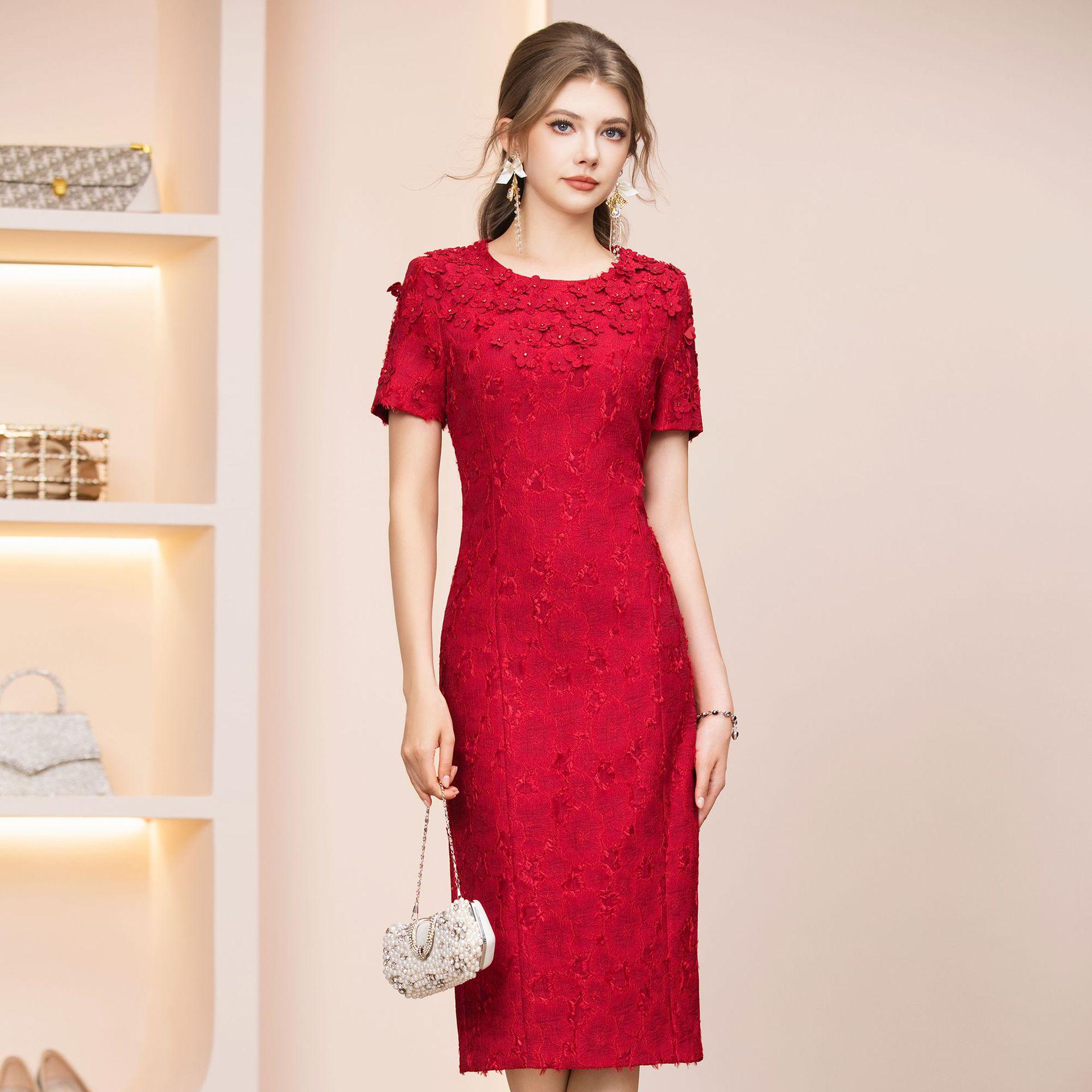 

Zhi Li Elegant Red Evening Gown with 3D Flowers & Rhinestones for Summer 2026 XL червоний