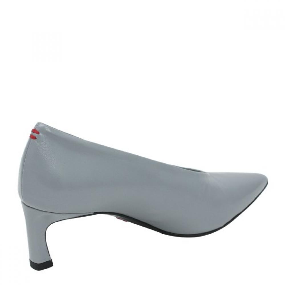 Halmanera Women S Pointy V Cut Back Heel pumpS  Rc33hal002lb 