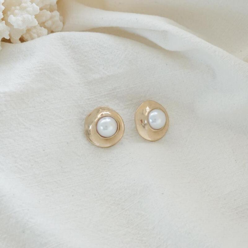 

Birnra Elegant Metallic Earrings for Women Beaded Pearl Antique gold