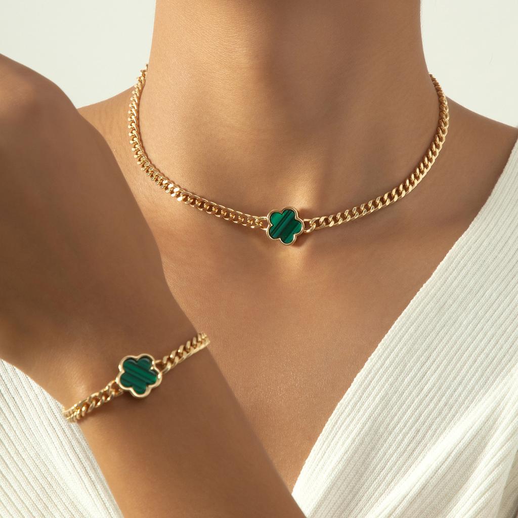 Nuovo Set Collana con Ciondolo a Fiore a Cinque Petali Portafortuna Multicolore più Venduto e Bracciale per Donna Regalo Gioielli Trendy Set Gioielli per Feste