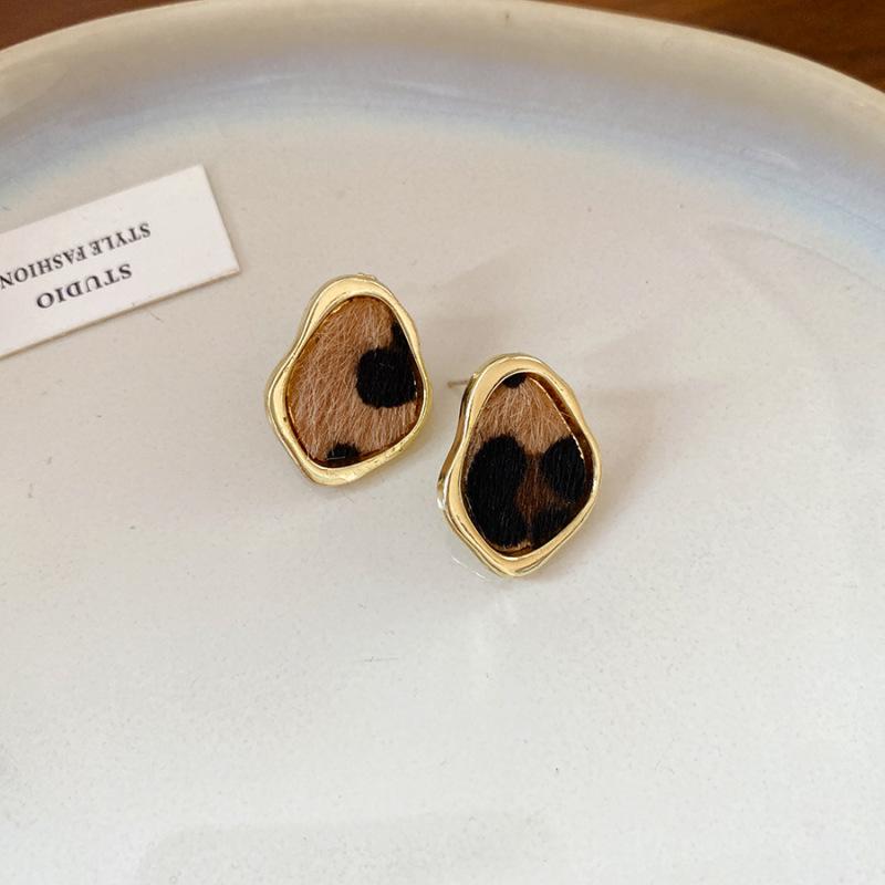 Geometric Leopard Print Heart Flower Stud Earrings - Retro & Versatile Luxury for Women