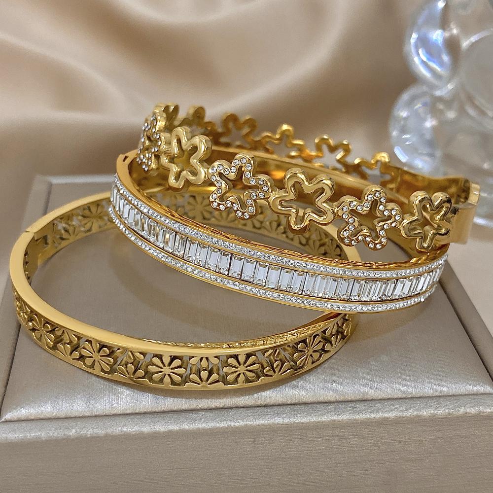 Retro Stainless Steel Hollow Flower Rhinestone Cuff Bangle Bracelet Women's Floral Waterproof Stackable Charms Jewelry Gifts