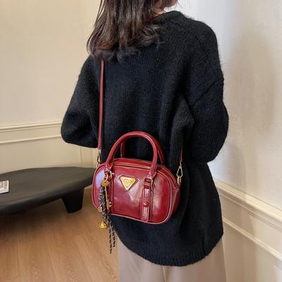 Winter Retro Tragbare Rote Tasche Damen 2025 Neue Mode Vielseitige Kleine Quadratische Tasche Einfache Vielseitige Umhängetasche