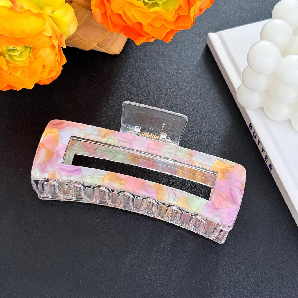 Fashionable Large And Small Acrylic Hair Claw Clips For Trendy Hairstyles