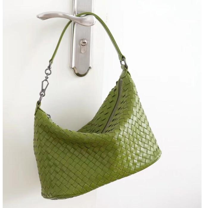 2025 New Sheepskin Woven Lunch Box Bag One Shoulder Underarm Dumpling Bag One Shoulder Crossbody Handbag Minimalist Hobo Bag