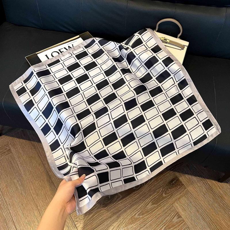 New 71 * 71cm Korean version small square scarf women's silk scarf spring and summer thin sunscreen scarf neck protection tied bag headband scarf