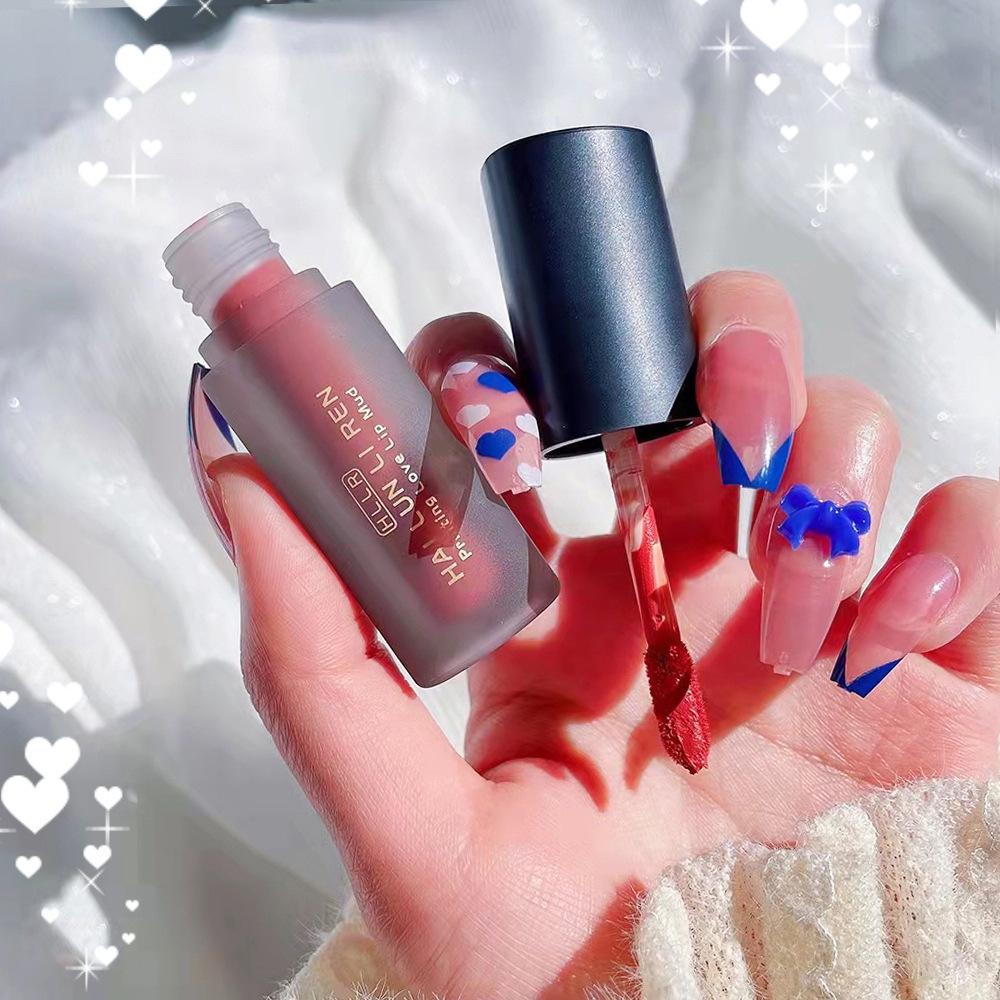 Helen Liren Matte Velvet Lip Glaze: Moisturizing, Non-Fading, Non-Stick Cup, Milk Tea Shade