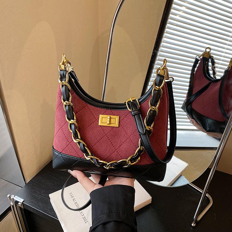 

Premium diamond chain underarm bag women s new versatile retro messenger bag commuter dumpling bag красный
