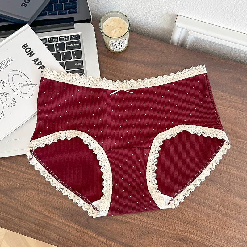 Girls Autumn and Winter Year Vintage Lace Edge Skin Comfortable Cotton Crotch Triangle Briefs