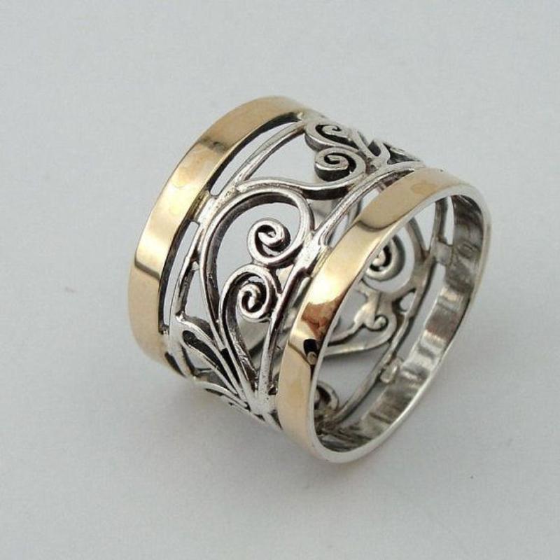 Luxurious Two-color Hollowed-out Curly Pattern Ring Made of Copper. Women's Jewelry Ring Suitable for Parties and Gatherings.