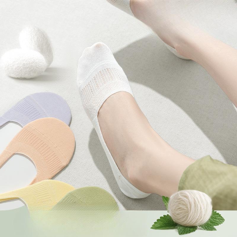 

Female Summer Thin Mesh Cool Feel Breathable Antibacterial Shallow Mouth Deodorant Invisible Socks 1 pair білий