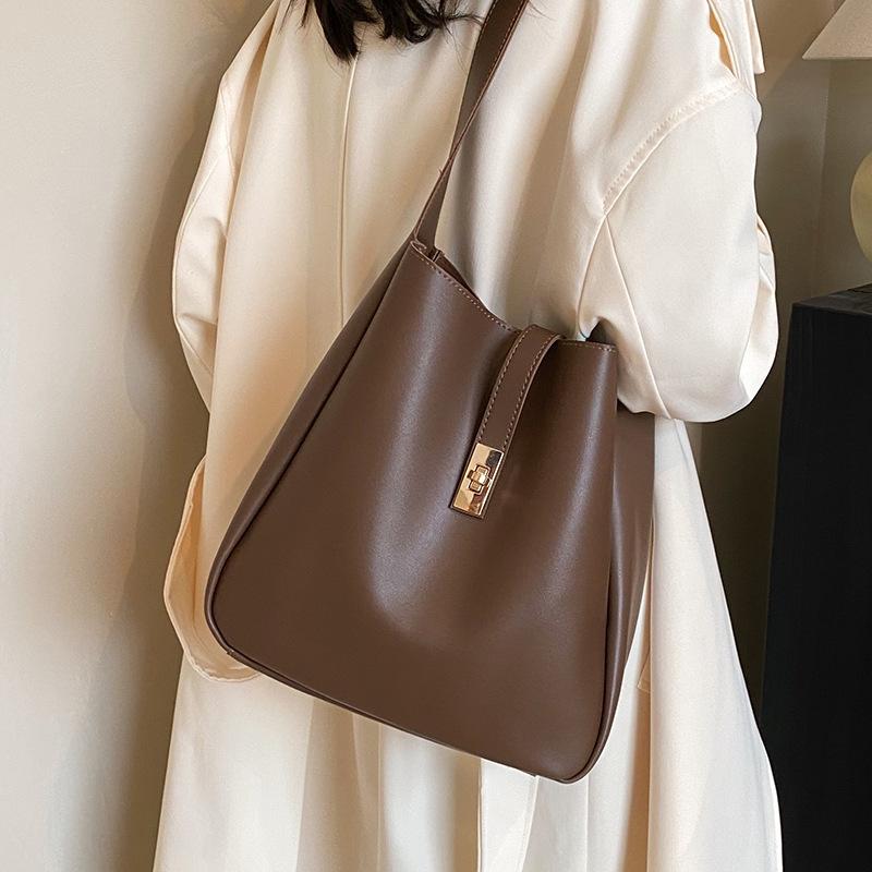 Popular bags women's large-capacity new fashion simple and versatile shoulder messenger bag autumn bucket bag