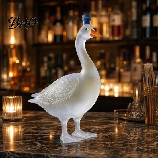 Sculpted Animal Bottle Goose Bird Shape Whiskey Decanter, 3D Glass Liquor Decanter for Bar Display, Art Wine Dispenser Home Gift Unique Design