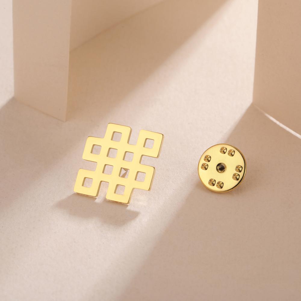 Dawapara Vintage Endless Knot Symbol Brooches Good Luck Chinese Knot Brooch Lapel Pin Stainless Steel Accessories