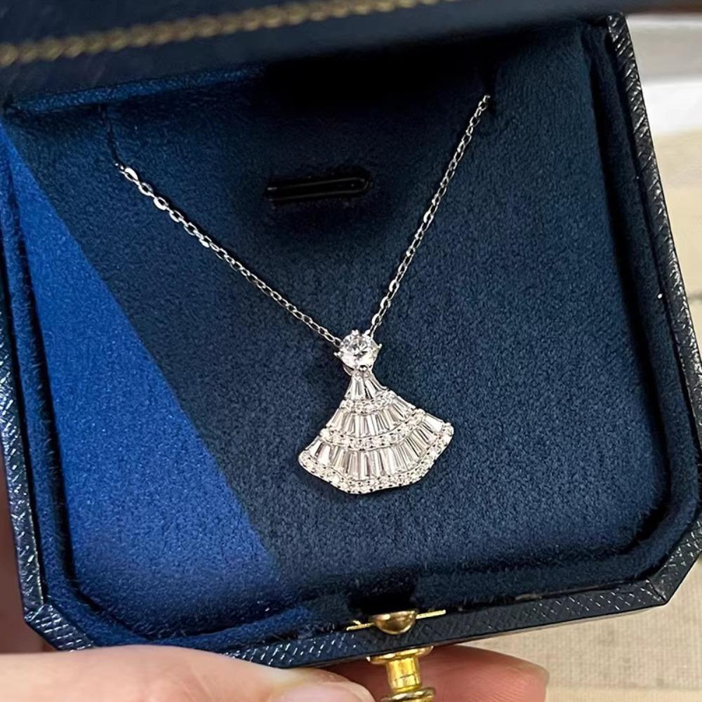 Elegant Silver Princess Necklace with Full Diamond Pave Sparkling Pendant Minimalist Design Luxury Collarbone Chain