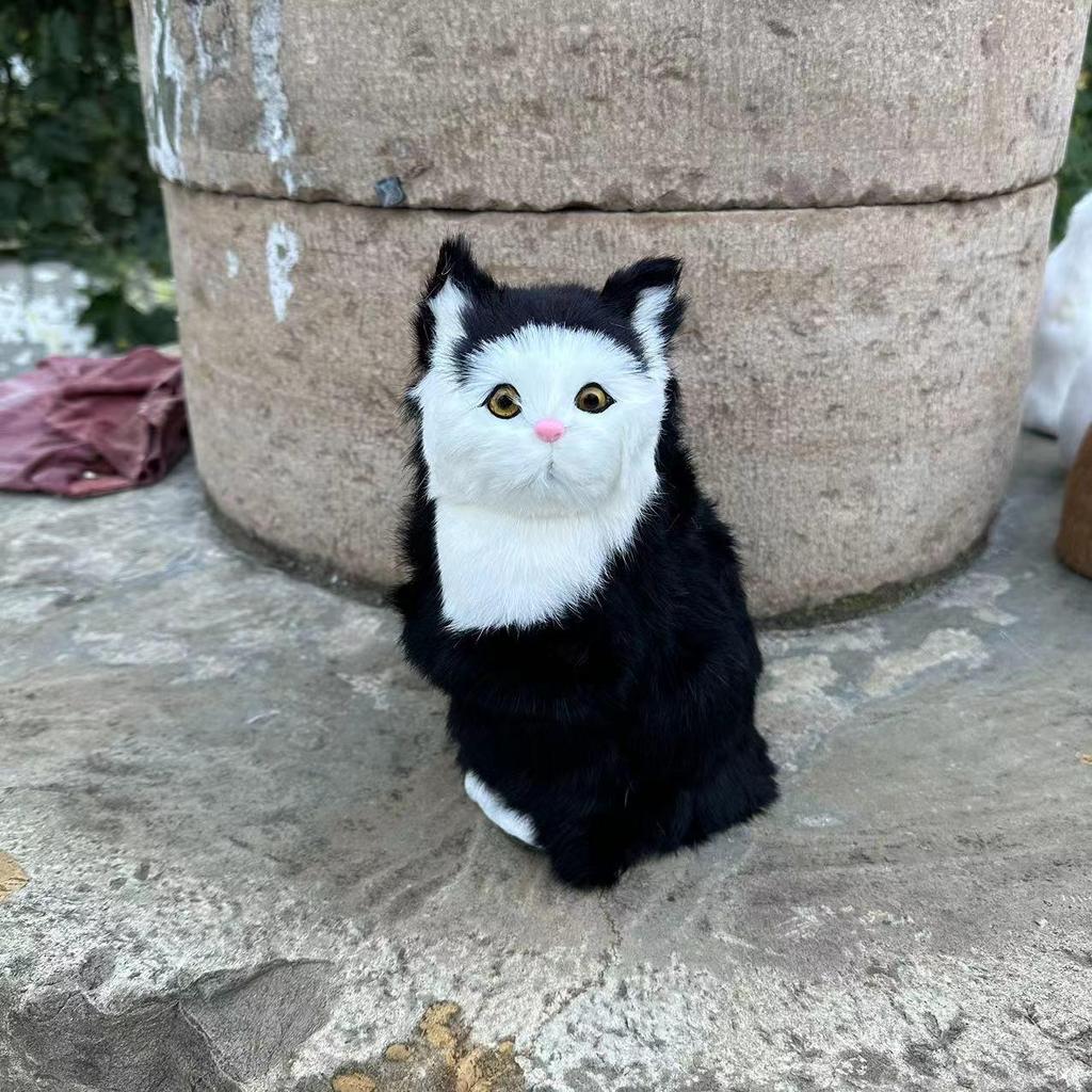 Simulated Kitten Squatting Cat Fur Craft, Zodiac Animal Figurine Toy for Dogs, Cats, and Rabbits.