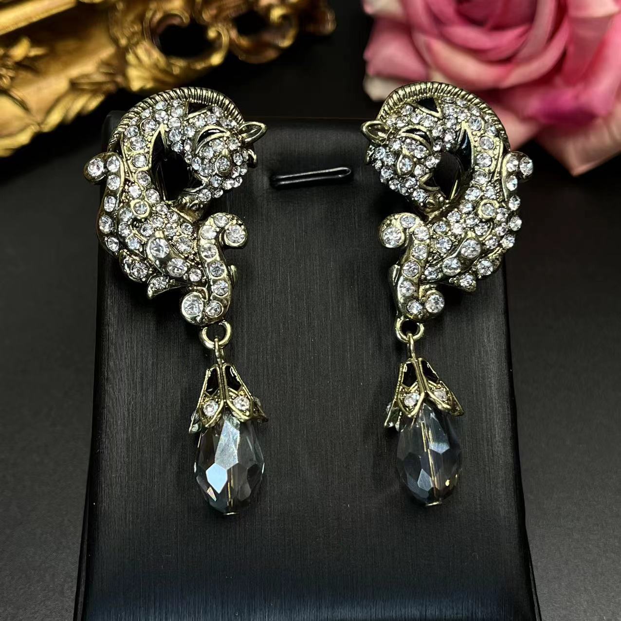 

Серьги-подвески в виде двухголовой лошади в стиле ретро, элегантные и легкие роскошные серьги