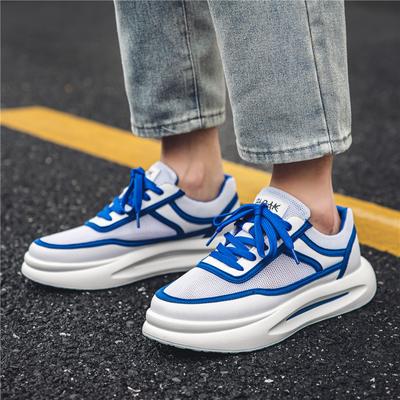 Chaussures Décontractées pour Hommes à la Mode Printemps et Automne Nouvelles Respirantes Légères Décontractées Semelle Souple Polyvalentes Augmentant la Tendance Petites Chaussures Blanches