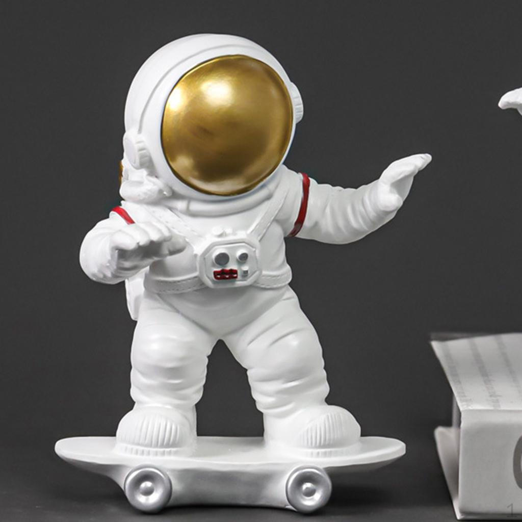 Astronaut Figures Resin Spaceman Skateboarding Statue Birthday Gifts for ,Prentend 11.5x9x14.5cm
