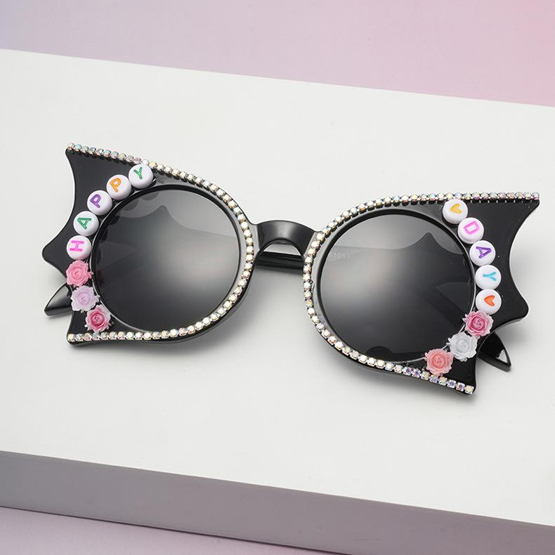 

Bling Rhinestone Flower Bat Wing Sunglasses Y2K Cat Eye Novelty Sunglasses For Girls Birthday Party Fashion Eyewear KJ225