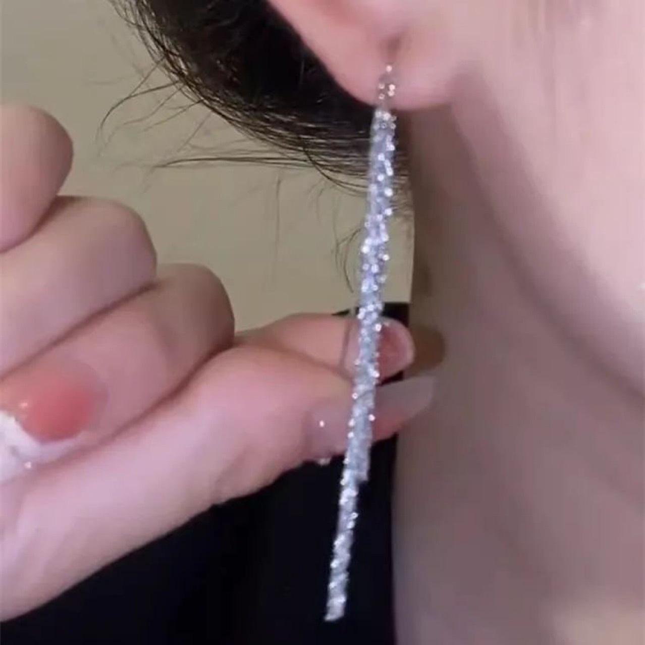 

Silver Tassel Stud Earrings - Unique Autumn/Winter Design, Exquisite & Versatile