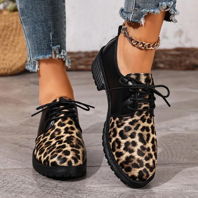 Spring Lowheeled Largesized Womens And Autumn New Squareheeled Laceup Leather Shoes