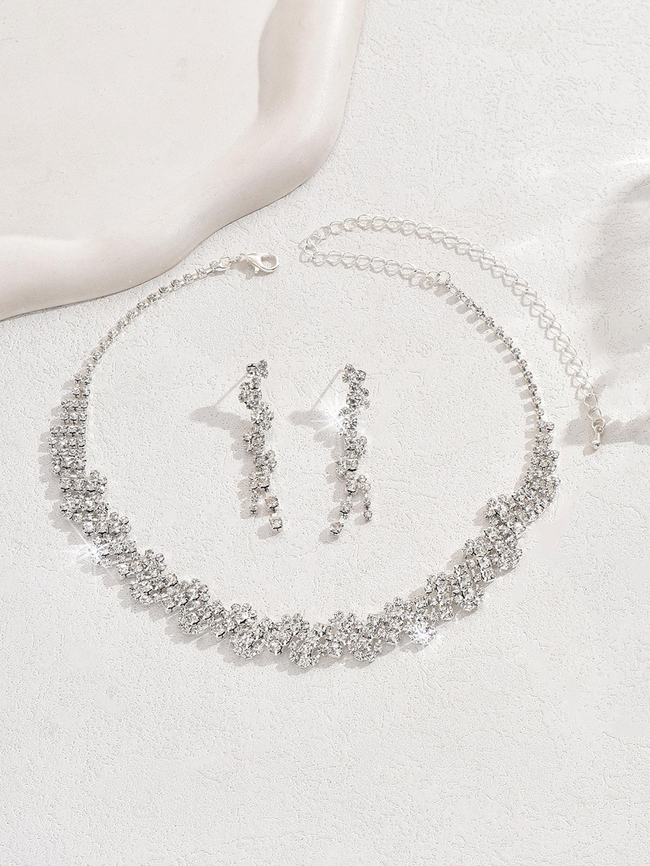 

Shiny Diamond-Inlaid High-End Necklace Set: European & American Luxury, Lightweight Elegance, Four-Piece