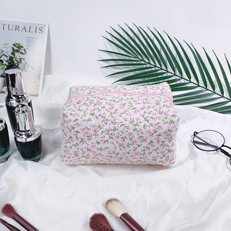 Floral Cosmetic Bag, Small, Fresh and Simple Toilet Bag, Clutch Bag, Portable Storage Bag.