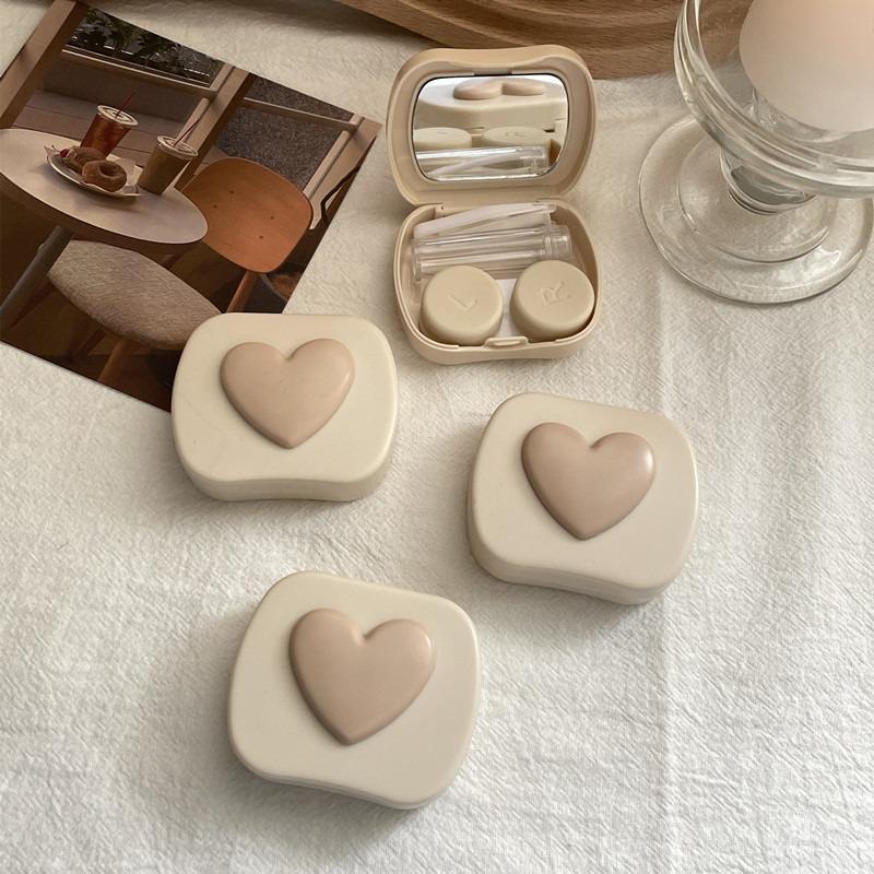 Women's Travel Contact Lens Box Colored Eye Contacts Lenses Box Portable Contact Lens Case Heart-shaped Contact Lenses Case