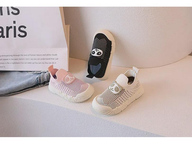 Kids' Breathable Slip-On Sports Shoes for Kindergarten - Boys' and Girls' Soft Mesh Casual Sneakers for Spring and Summer