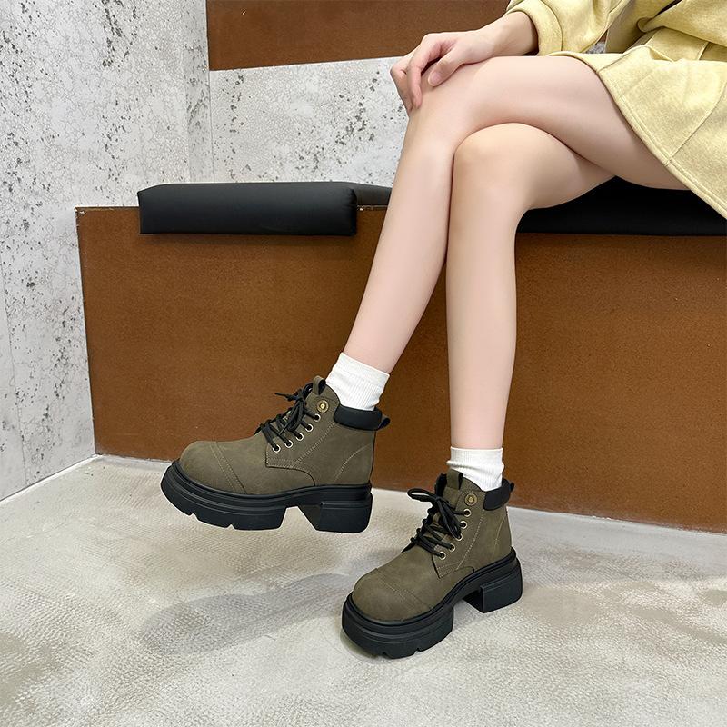 

Европейская станция Кожаные ботинки Мартин Женские 2025 Новые Ретро Короткие ботинки Женские Ботинки с большой головой Детская платформа Повседневная обувь 39