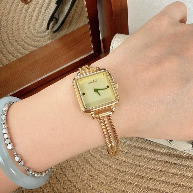 Tassel With Women S Watch Bracelet Watch D-Dial Retro Small Dial Collection
