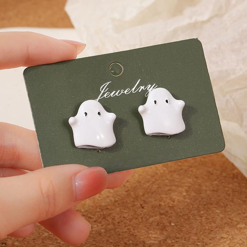 

Cartoon Cute Ghost Shark Stud Earrings for Women Creative Ear Biting Animal Funny Earings Piercing Fashion Jewelry