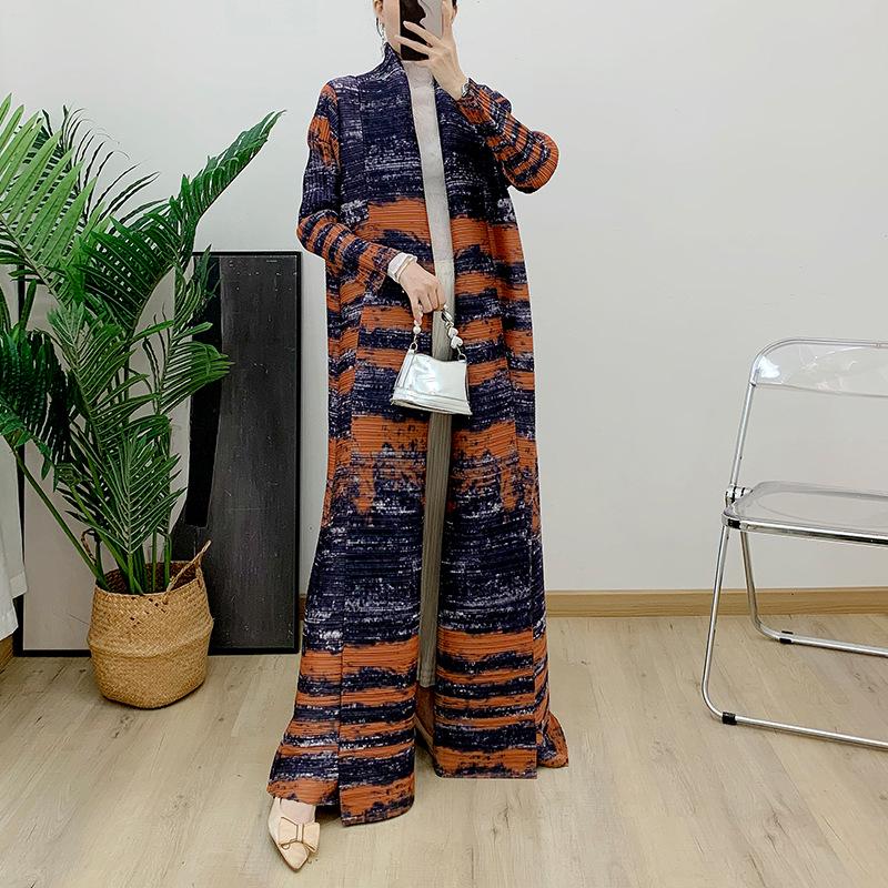 

2024 Elegant Pleated Long Cardigan Dress with Middle Eastern Print One Size