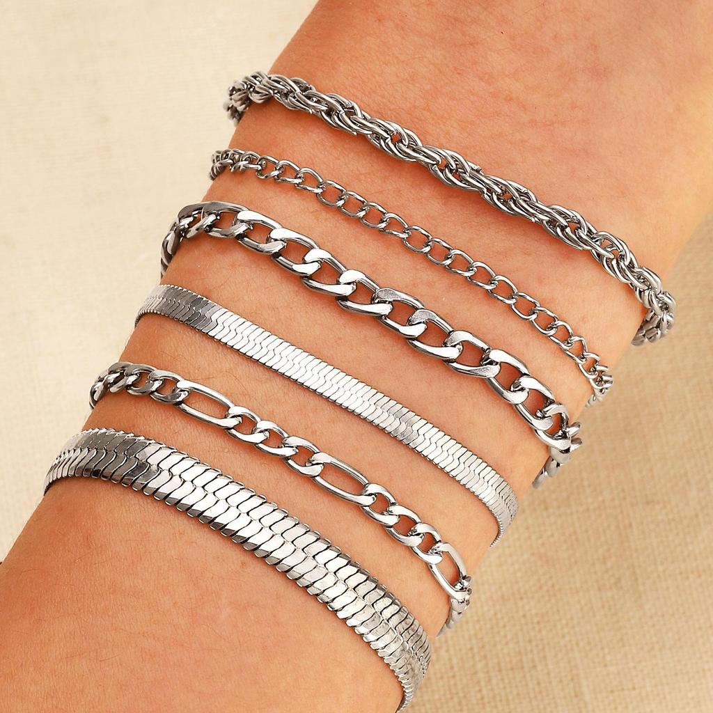 Set de Pulseras de Diamantes de Aleación: Pulseras Punk Apilables de Estilo Europeo y Americano para Mujer (4 piezas)
